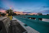 East Riverside Downtown Bungalow - Homestays
