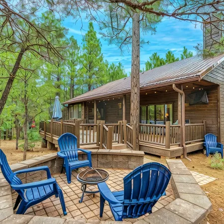 Cardinal Landing Cabin in Torreon w/AC, Furnished Deck, Grill & Firepit