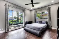 Complete Tropical Staycation,Heated Pool, Pool Table, 5 Bedrooms, 9 Beds, 4 Bath - 4-Star