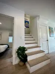 The Ridge Retreat - Walkable and HGTV designed! - พร้อมระเบียง