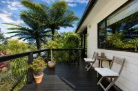 Emerald Beach Pet-Friendly Eucalyptus Cottage - Wifi