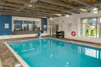 Quality Inn & Conference Centre Kingston Central - Pools