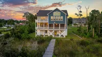 Paradise Waterfront Retreat – 5  | Elevator | Dock + Decks, Boat Access - 4-Star