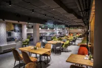 Yuzhny Hotel - breakfast