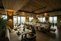 The Pines Bucegi Lodge - breakfast