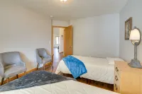 5 Mi to Dtwn Pet-Friendly Wheatland Twin Home! - Bungalows