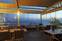 Bucoleon by Cheers - Hostels