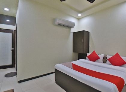 City Plaza Hotel