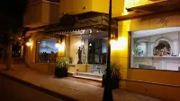 Hôtel le Rocher Hotels near Chez Tao