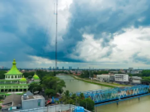 Yellow Bee Hotel - Tangerang banten Hotel di Tangerang