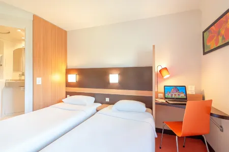 B&B HOTEL Cholet Nord