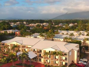 Cairns Queenslander Hotel & Apartments