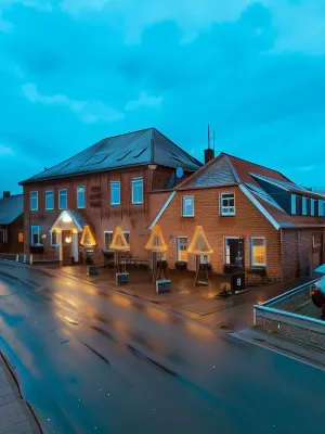 Hotel Zum Großen Krug Hotels in Krummhorn