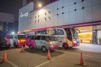 Orchardz Hotel Bandara - parking