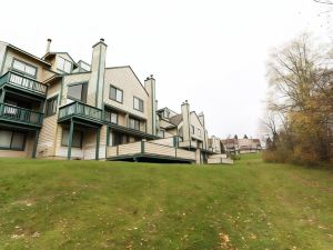 Seven Springs Meadowridge 2 Bedroom Standard Condo with Mountain Views Condo