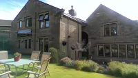 The Waltzing Weasel B&B Hotel di Marple Bridge