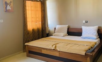 Luxurious Ten-Bedroom Lodge Apartment