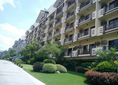 The Redwoods SM Fairview w/ Netflix & Balcony