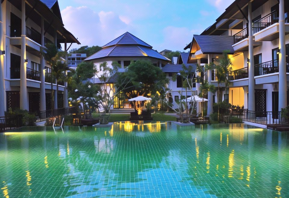 4. 나바타라 푸켓 ..