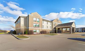 Country inn and Suites by Raddison South Haven