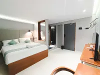 FX Stay & Coffee Hoteles cerca de Kraton of Yogyakarta