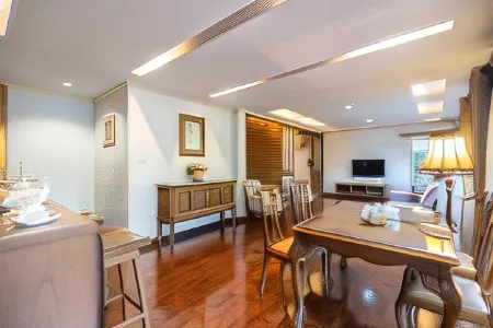 Thara Cholapruek Resort Отели рядом с достопримечательностью «Wat Chang»