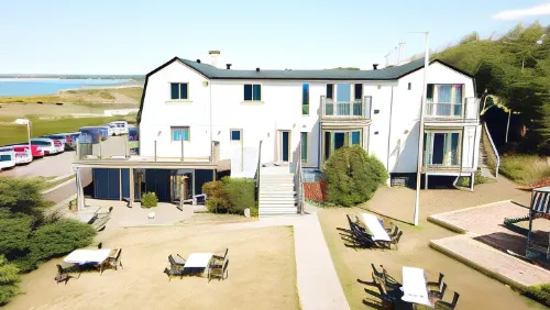 Vejby Strand Hotel - parking