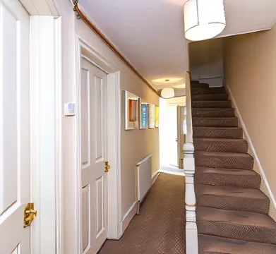 Bradstone Garden Retreat with Own Entrance