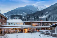 Jufa Hotel Montafon Отели в г. Гемайнде Бартоломберг