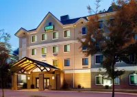 Staybridge Suites Durham-Chapel Hill-RTP Hotel dekat ALDI