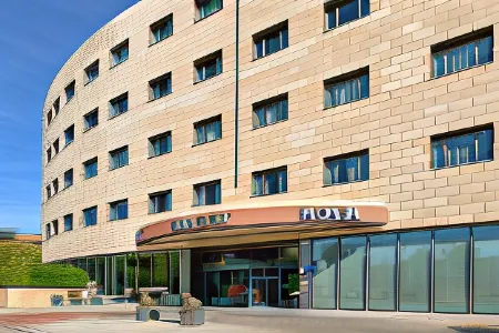 Hotel Maydrit Airport