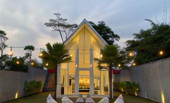 Karabineri Private Pool Jogja Villa