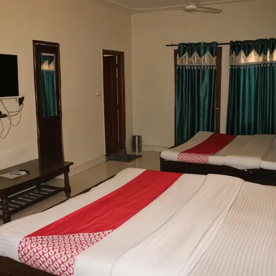 Hotel Diamond Leaf Các khách sạn gần Vườn Hoa Hồng