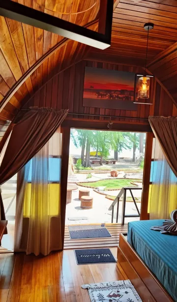 บังกะโล-หันหน้าเข้าหาแม่น้ำ