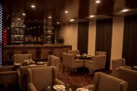 Ratna Hotel - bar