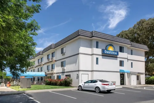 Days Inn by Wyndham Woodland