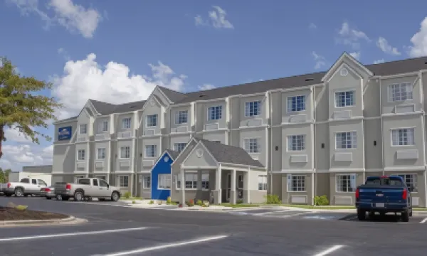 Microtel Inn & Suites by Wyndham Camp Lejeune/Jacksonville Hoteles en 