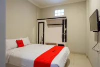 RedDoorz Plus Near Jogja City Mall 5 Các khách sạn ở Mlati