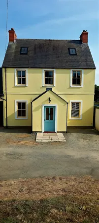 Luxury cottage near the beach in the Pembrokeshire Coast National Park Отели в г. Лланхиан