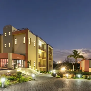 St Andrews Hotel and Spa Hotels near Huddle Park Golf & Recreation