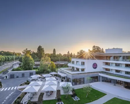 リバージュ ホテル & スパ アヌシー アヌシーのホテル