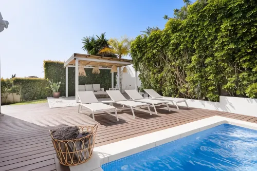 Villa Madrugada, Beachside Villa in Costabella - Villaer