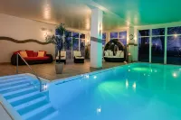 Land Gut Hotel Hermann - piscina
