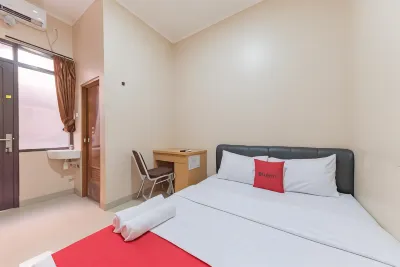 RedDoorz Syariah Near Exit Toll Subang Các khách sạn gần Kampus II Fakultas Teknik Universitas Subang