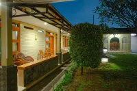 Kartika Syariah Guest House Hotels in Pasar Kliwon