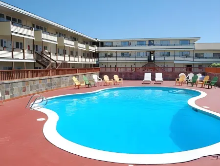 Ocean Shores Inn & Suites