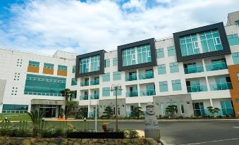 Rich Hotel