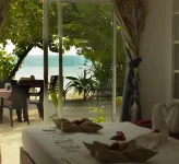 Crown Beach Hotel-Private Bikini Beach - Kylpylä