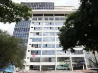 Cloud Hotel & Suites Hotel in zona Oshwal College
