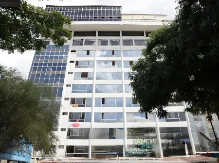 Cloud Hotel & Suites